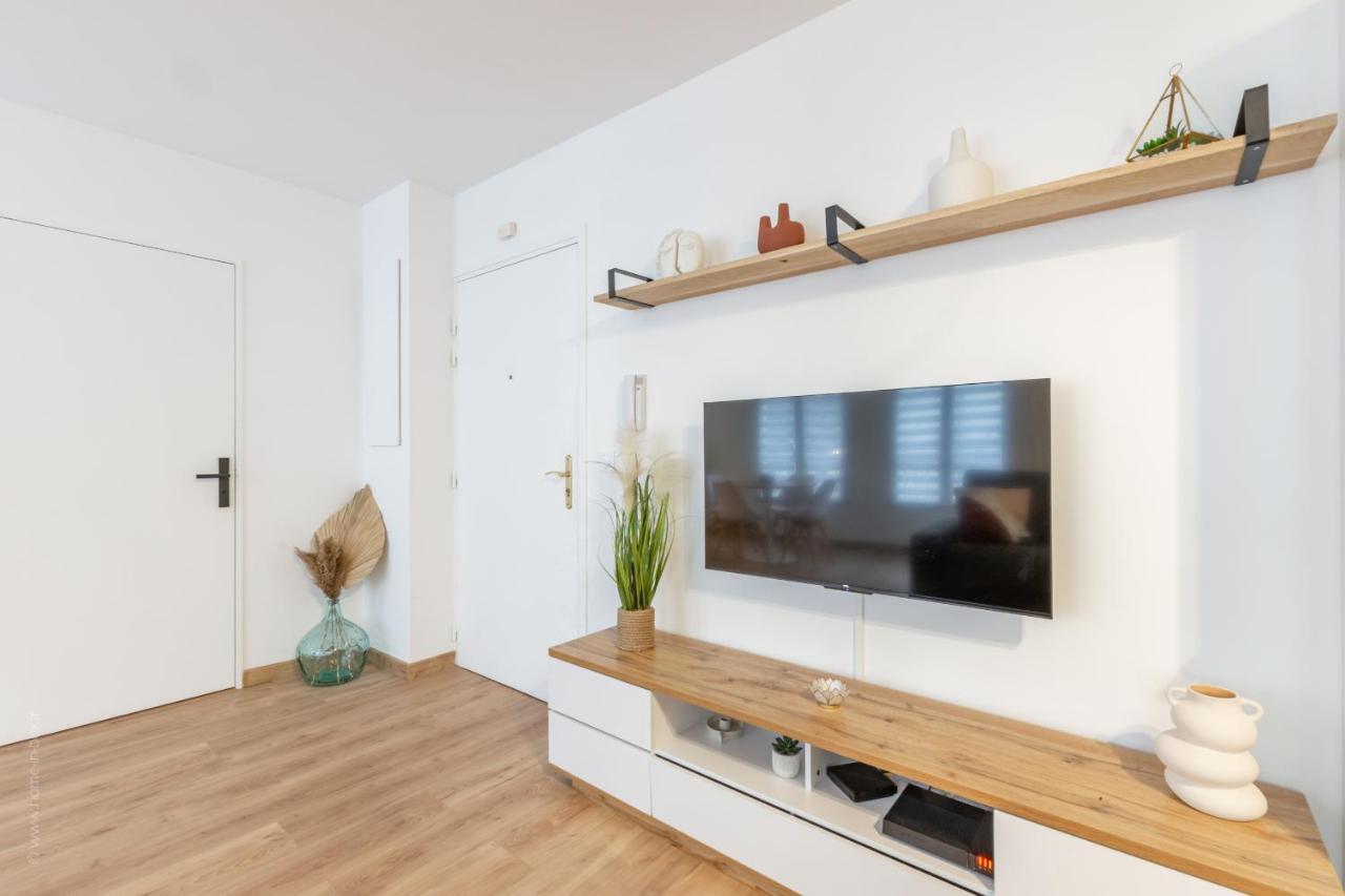 Apartment Sweet By Plaza Chessy (Seine-et-Marne)